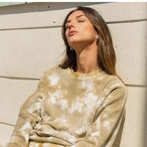 FEAT NWT Latte Tie Dye  Blanket Blend Crew Neck Sweatshirt Size Large